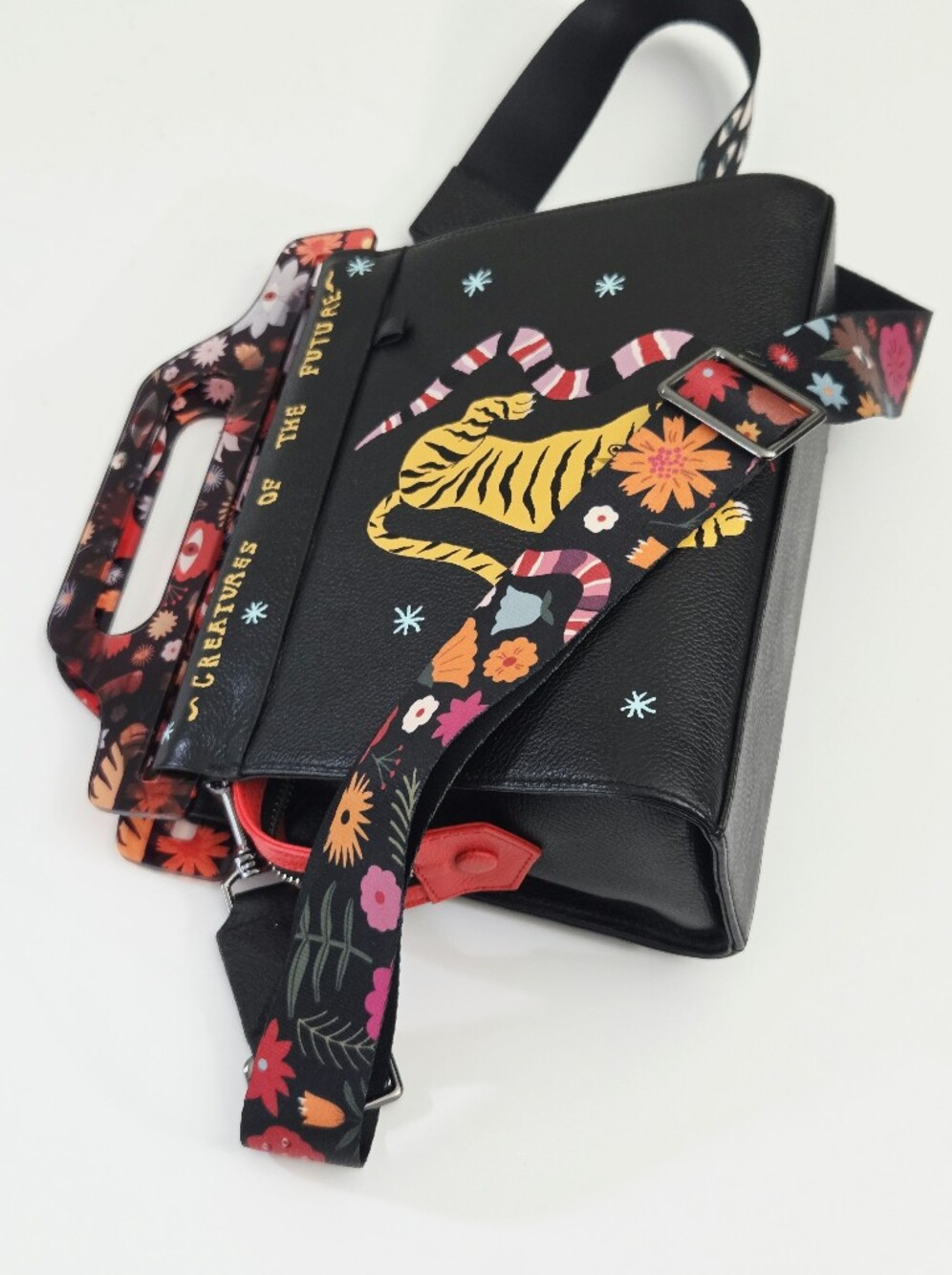 MIN & MON VALI LEATHER CROSSBODY BAG PLASTIC HANDLE - TIGER AND SNAKE PRINT - Picture 9 of 13